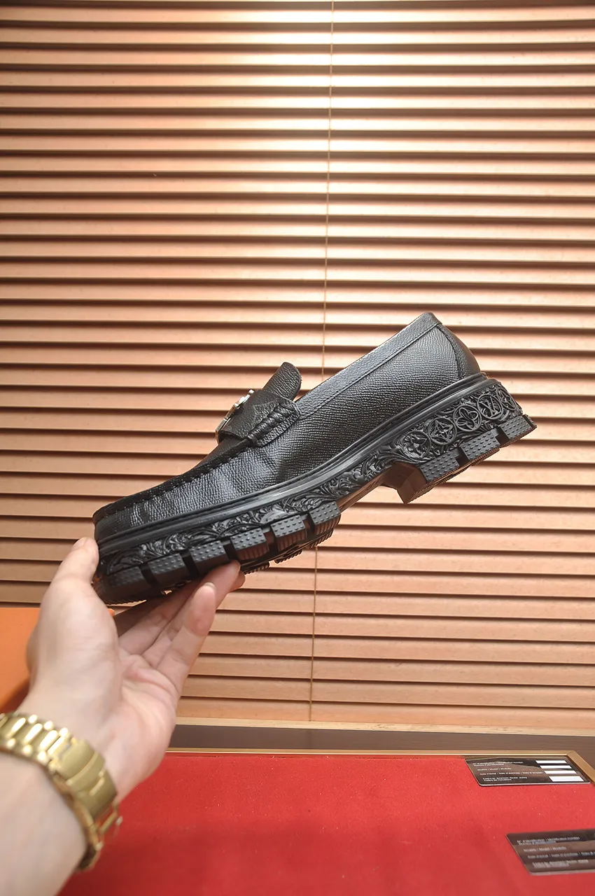 Men's men's shoes 💰760💶 [LV] (original single cowhide lining) 🍀LV's latest genuine leather business suit shoes are launched simultaneously on the official website. The first-layer cowhide imported from Italy is made of heavy gold, 💥official website 1:1 rubber outsole. Versatile to wear, high-end without losing class, and the color combination is extraordinary. This four-season style is alluring when worn on your feet, showing off your big-name flair. Standard code 39-44 (customized at 38.45)